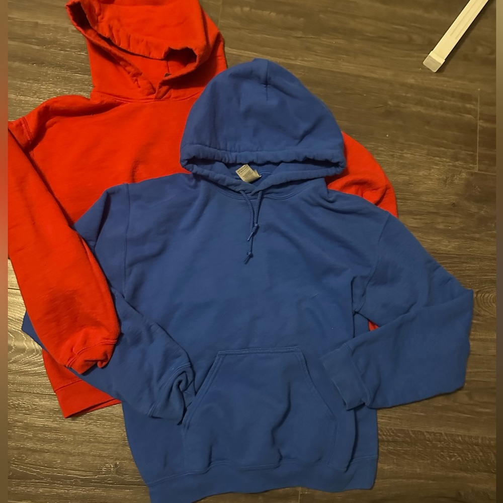Bundle of 2 Hanes hoodies